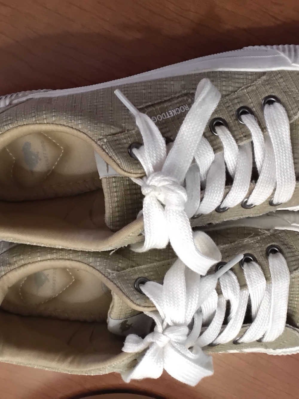 Rocket Dog Cheery Canvas Low-Top Sneakers in Beige and White